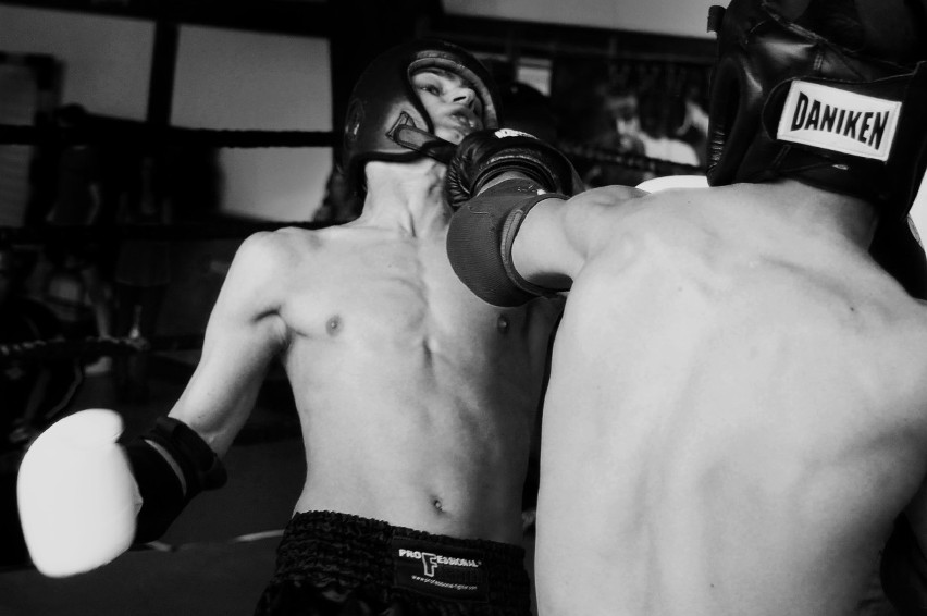 Muay Thai: brutalny sport, piękne zdjęcia