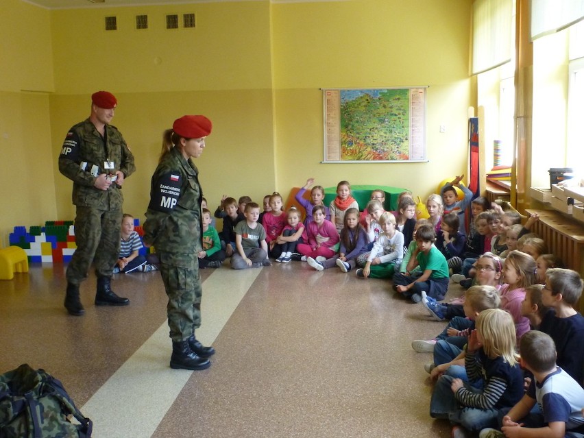 SP 9 Rumia: Żandarmeria Wojskowa w szkole