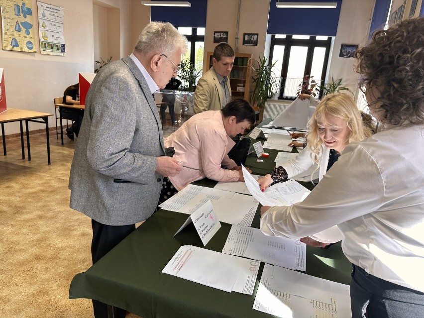 Znamy frekwencję w powiecie gorlickim na godz.17. Zagłosowało niemal 41 proc. spośród ponad 84 tys. uprawnionych mieszkańców Gorlickiego 