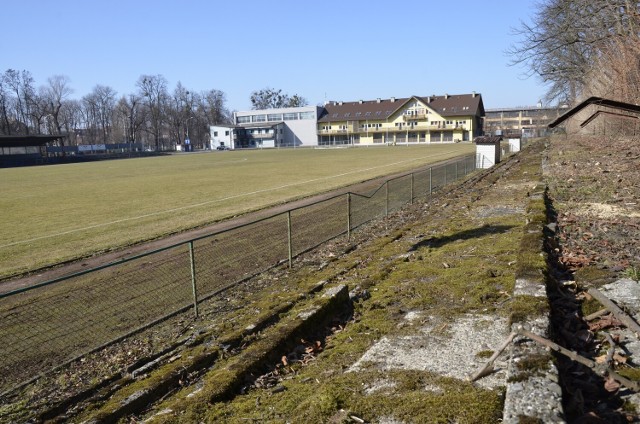 Stadion przy al. Łyska to niechlubna wizytówka cieszyńskiego sportu. To się jednak niebawem zmieni