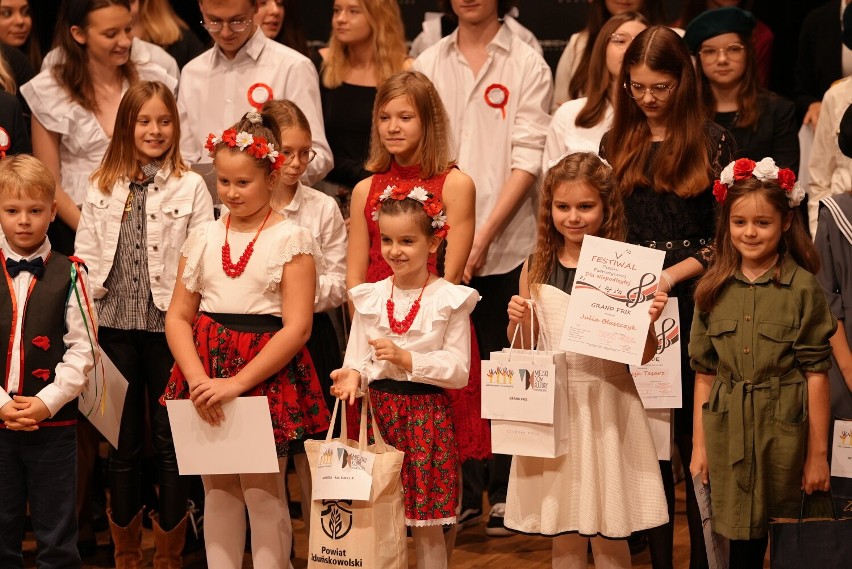 Koncert galowy Festiwalu Pieśni Patriotycznej "Dla Niepodległej” w Zduńskiej Woli