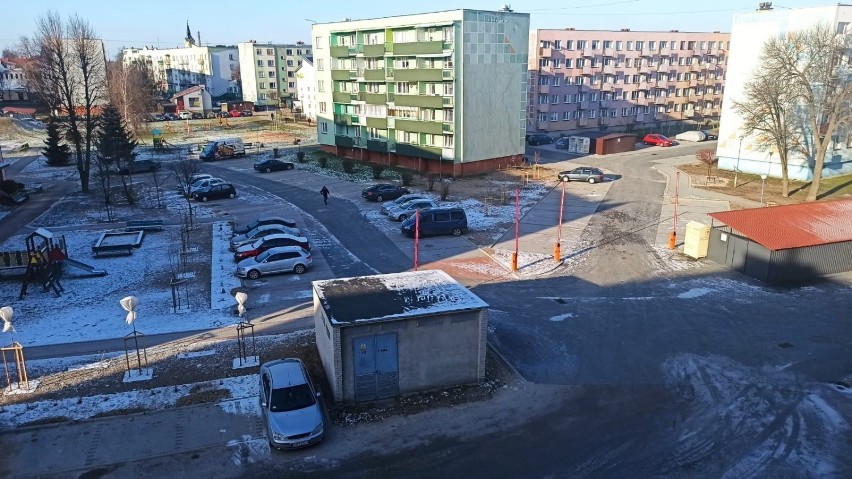 W centrum Bielska Podlaskiego powstał duży parking. Nie obeszło się bez wycinki drzew 