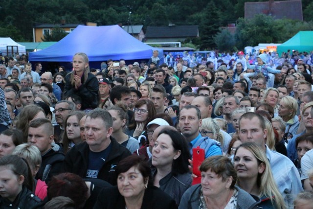 Wakacje mieszkańcy powiatu lipnowskiego powitali w Kikole na Festiwalu Piosenki Ranczerskiej. Zagrał Pectus i Mateusz Ziółko. Na scenie wystąpili także lokalni artyści, były regionalne potrawy przygotowane przez KGW i szereg atrakcji dla dużych i małych. Więcej w "Tygodniku Lipnowskim".