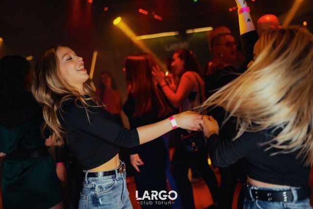 Tak się bawią torunianie nocą na starówce! Więcej zdjęć z imprez w Largo Club Toruń na kolejnych stronach. >>>>>