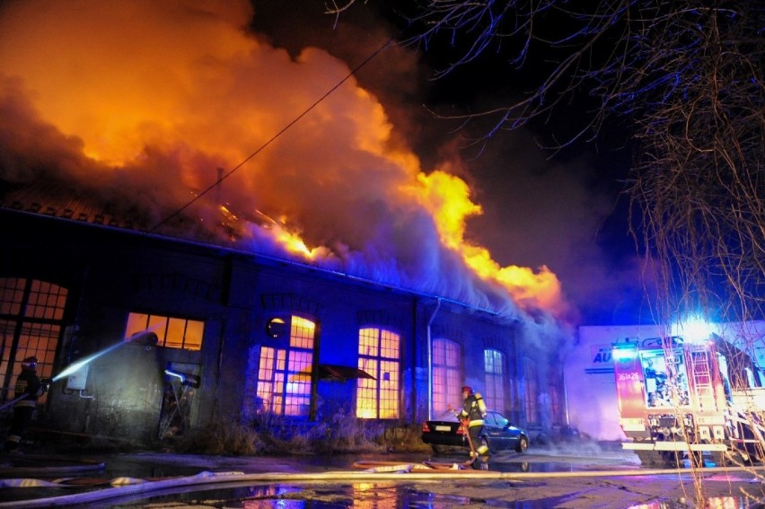 29 grudnia 2015 r. ogromny pożar strawił budynek starej...