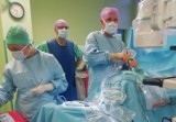 Szpital Kliniczny im W. Degi w Poznaniu po raz pierwszy w Polsce zastosował endoskopową technikę UBE leczenia schorzeń kręgosłupa