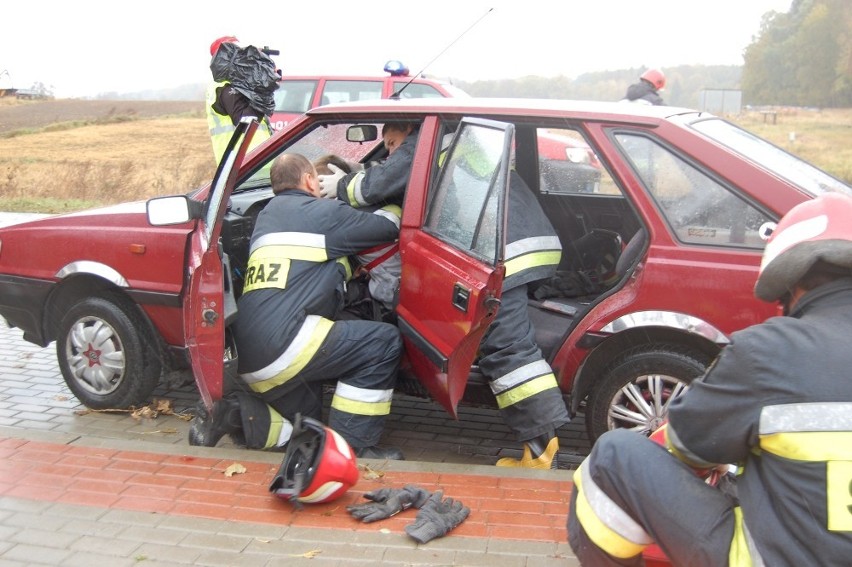 Kwidzyn. Poważny wypadek na drodze koło Licza - ćwiczenia służb ratowniczych [FOTO]