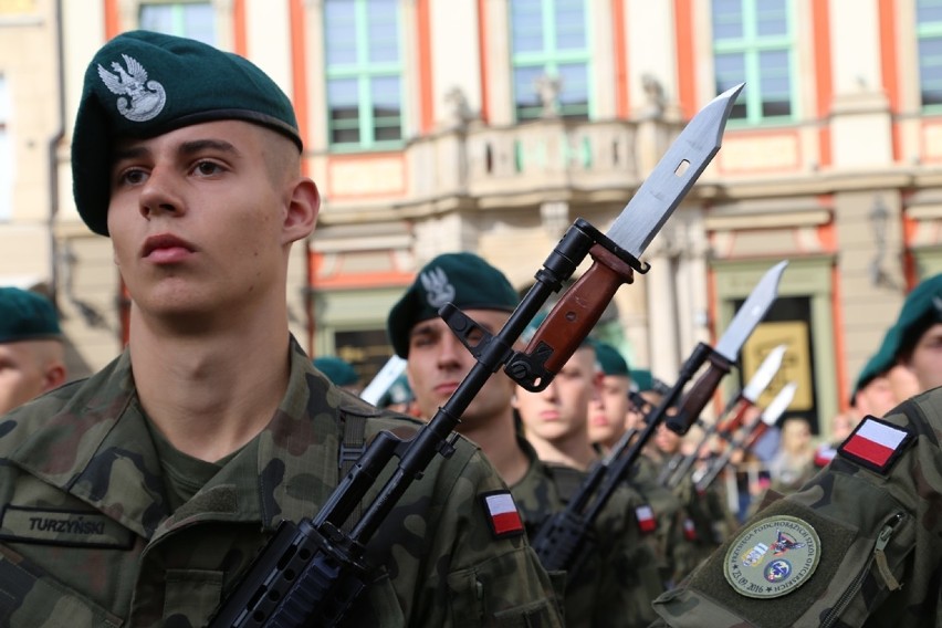 Przysięga żołnierzy z trzech uczelni wojskowych