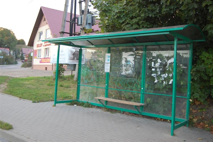 Przystanek autobusowy w Grzybnie