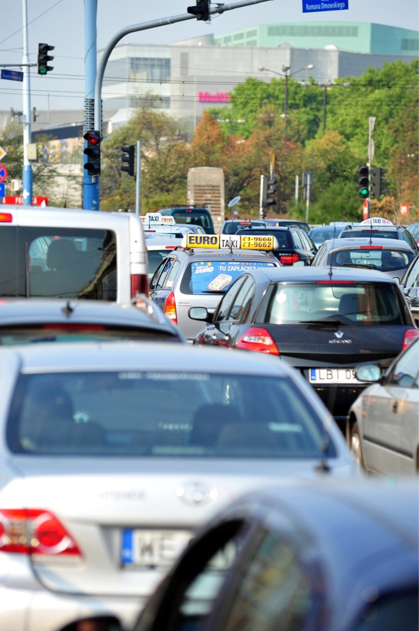 Buspas na Puławskiej zmniejszy smog w Warszawie? Aktywiści...