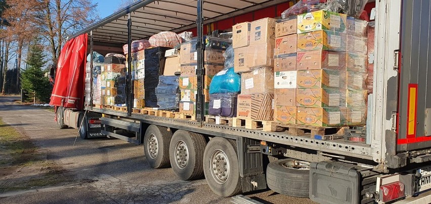 Gmina Gomunice pomaga Ukrainie. Wyruszył kolejny transport z darami