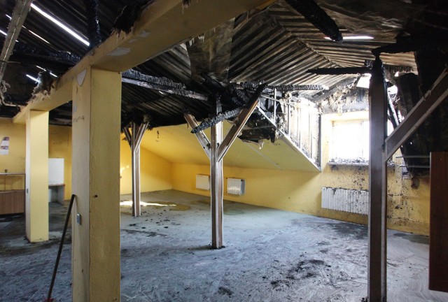 W wyniku pożaru szkoły podstawowej w Gorzkowicach zniszczeniu uległo całe poddasze