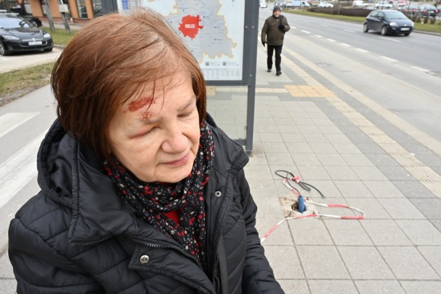 Kilka dni po upadku na przystanku Źródłowa - Jarońskich, pani Emilia ostrzega o niebezpieczeństwie.