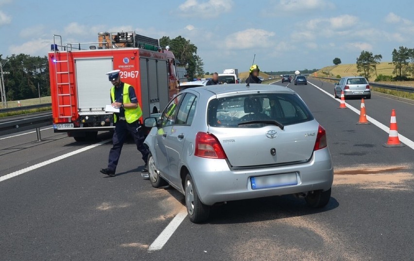 Na autostradzie A1 koło Barłożna zderzyły się 3 auta ZDJĘCIA 