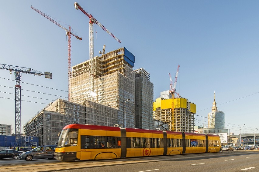 Varso. W Warszawie powstaje najwyższy budynek w Unii Europejskiej. W środku będzie m.in. siłownia. Imponujące zdjęcia z budowy