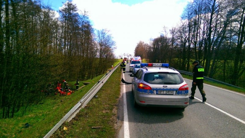 Wypadek przed Bezledami. Zginał motocyklista