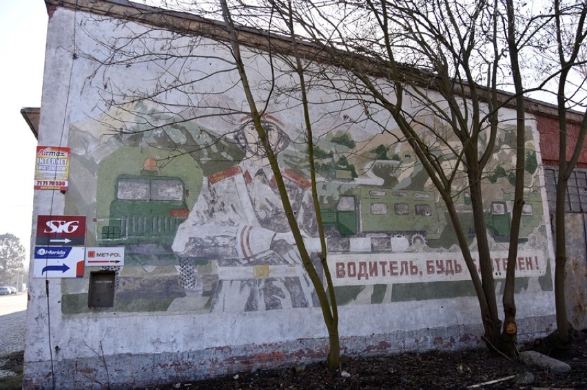 Ostatni posowiecki mural w Legnicy, ma już 26 lat [ZDJĘCIA]