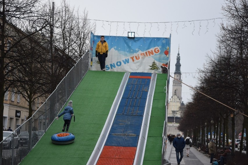 Zobacz kolejne zdjęcia. Przesuwaj zdjęcia w prawo - naciśnij...