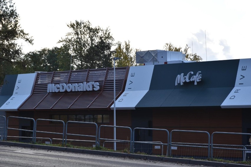 Za tydzień otwarcie drugiego McDonaldsa, a radnym nie podoba...