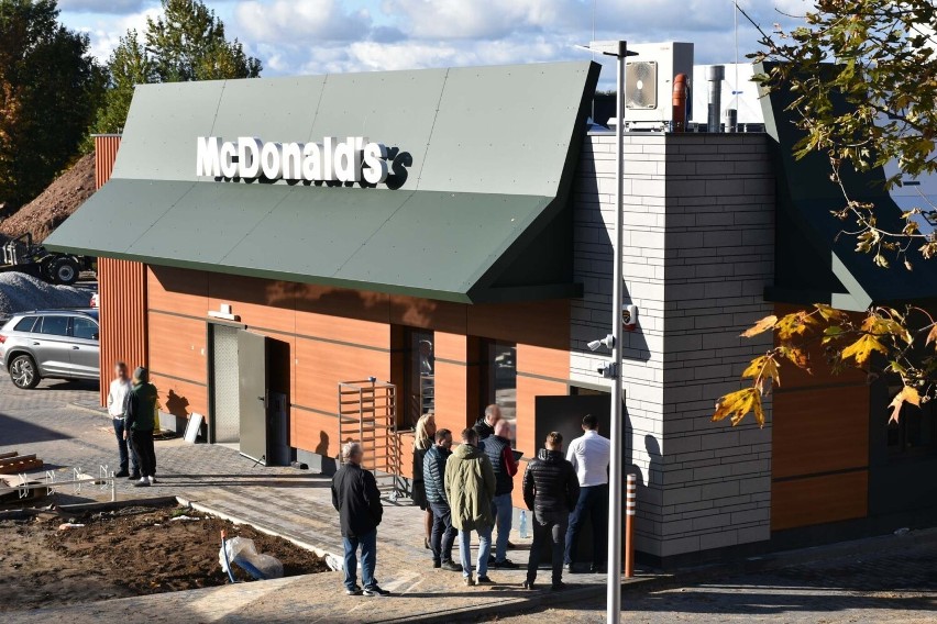 Za tydzień otwarcie drugiego McDonaldsa, a radnym nie podoba...