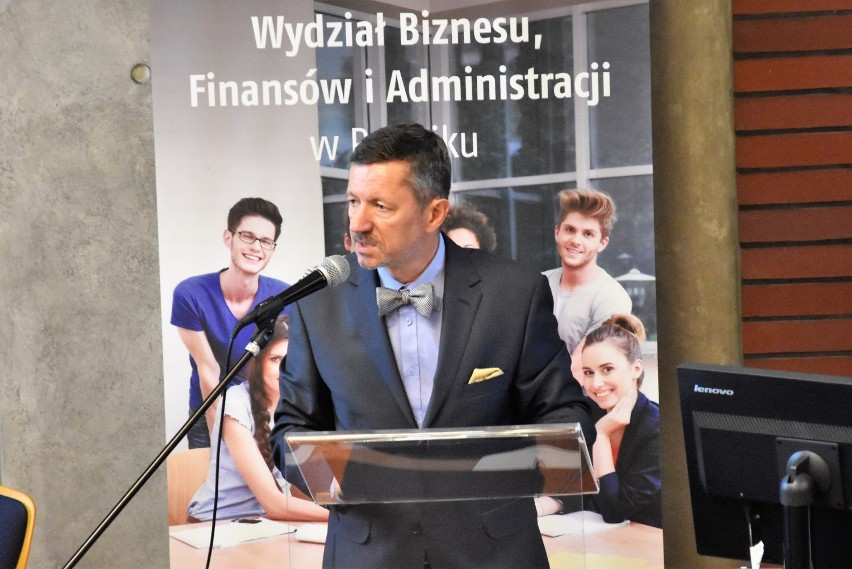O sprawnej komunikacji w biznesie i administracji dyskutują w Rybniku na Uniwersytecie Ekonomicznym