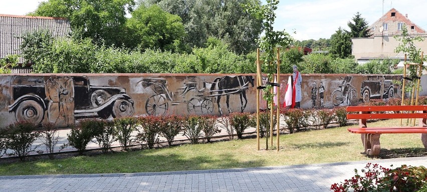 Józef Piłsudski w Wyrzysku. Odsłonięto nowy mural [ZOBACZ ZDJĘCIA]