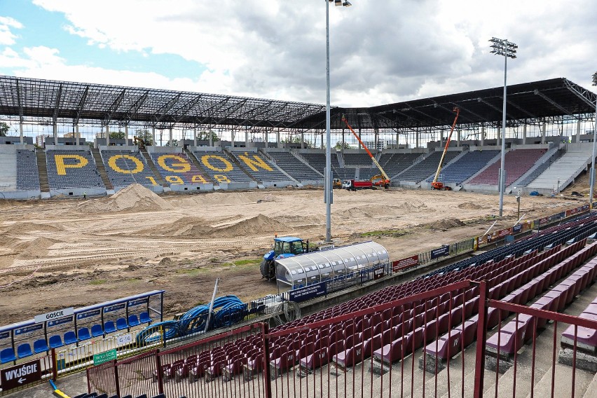Stadion Pogoni Szczecin w przebudowie