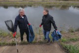 Spływaj śmieciu tej, czyli sobotnie sprzątanie nad Wartą. Tłumów nie było... [ZDJĘCIA]