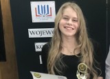 Sukces Michaliny Ryńskiej z Jędrzejowa. Uczennica Szkoły Podstawowej numer 2 zdobyła "Złote pióro" (ZDJĘCIA)