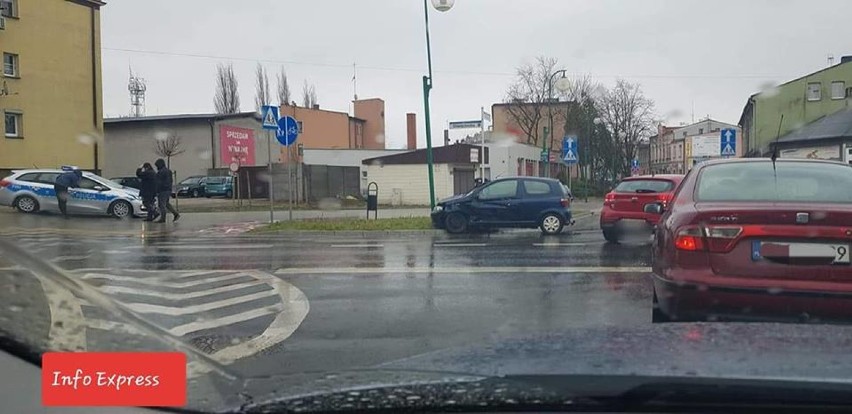 Kolizja na skrzyżowaniu ulic Oświęcimskiej i Mickiewicza w...