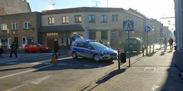 Piesi giną na drogach. Policja mówi stop i włącza się do akcji „Niechronieni uczestnicy ruchu drogowego"