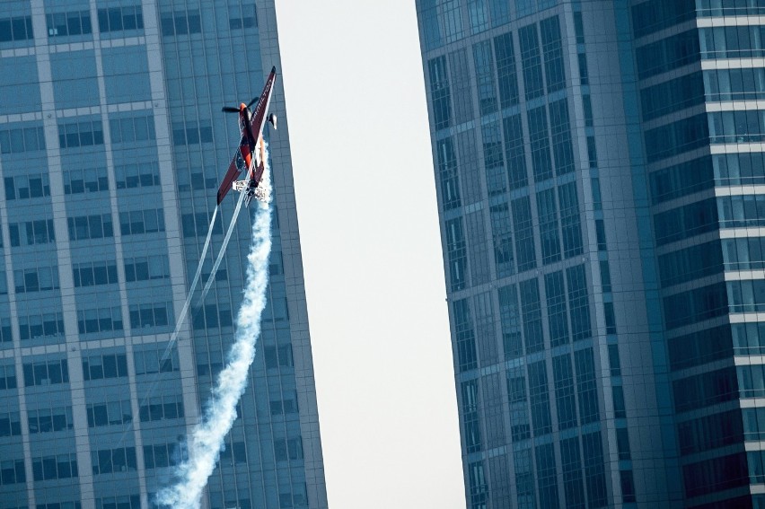 Red Bull Air Race w Abu Zabi. Zobaczcie niesamowite zdjęcia...