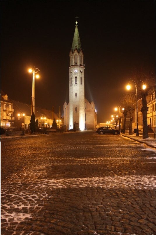 Moje Miasto o zmroku. Rynek w mieście Nowy Staw w powiecie...