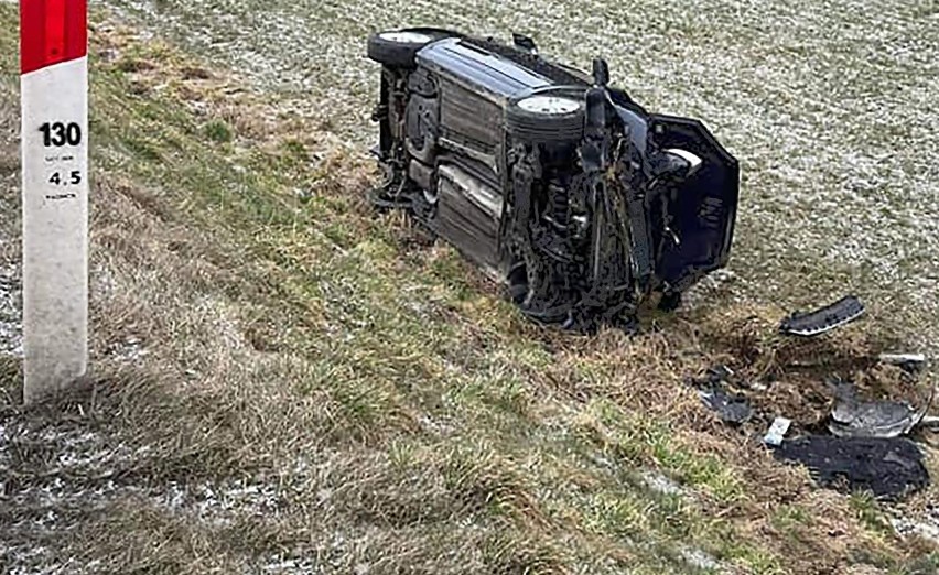 Wypadek na drodze w dolinie Dunajca wyglądał groźnie. Kierująca autem jednak nie ucierpiała