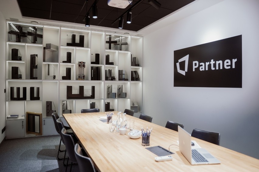 Firma PARTNER jako uznany producent stolarki PCV oraz aluminium