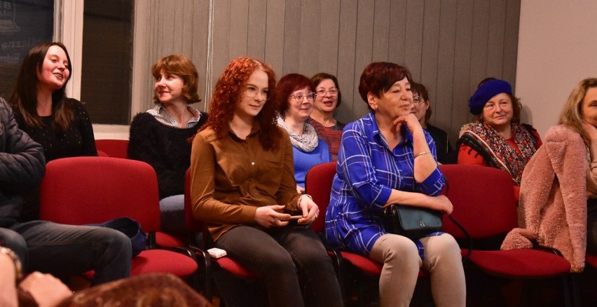 Autorka "Stulecia Winnych" gościła w szamotulskiej bibliotece. Spotkanie nie tylko o literaturze