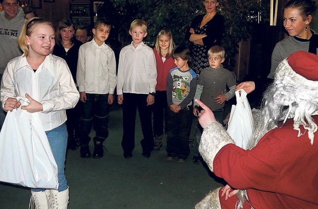 Paczki świąteczne otrzymały m.in. dzieci ze świetlicy im. Janusza Korczaka