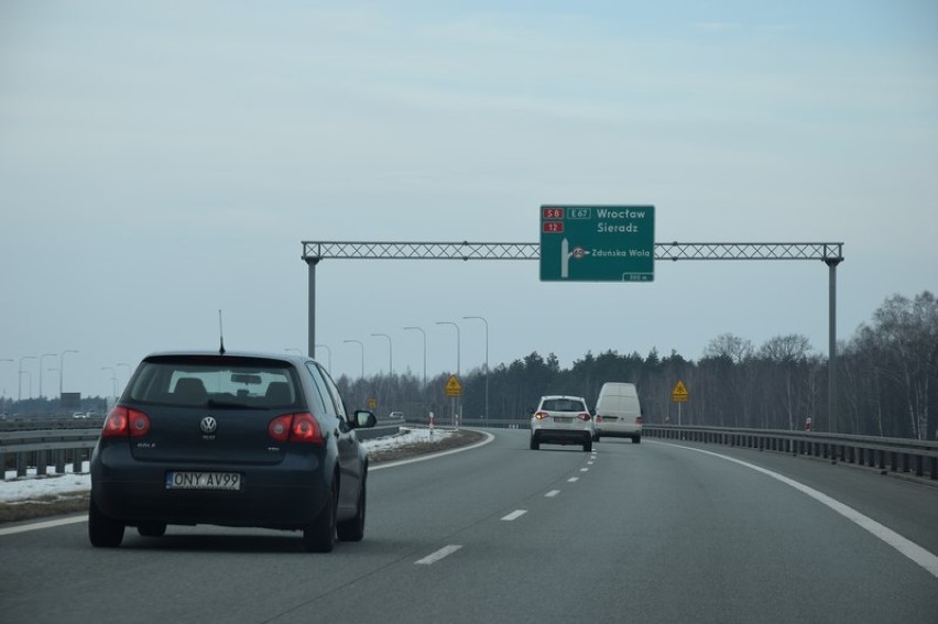 W których miastach i województwach jeżdżą auta z największym przebiegiem? Na jakie marki jest najdroższe OC?