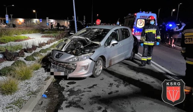 Na ul. Grabskiego w Zatorze doszło do poważnego wypadku. W rejonie restauracji McDonald's zderzyły się trzy samochody osobowe