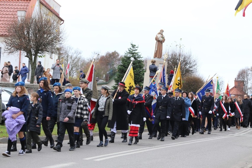 11 listopada 2022 r. w Luzinie mieszkańcy świętowali 104....