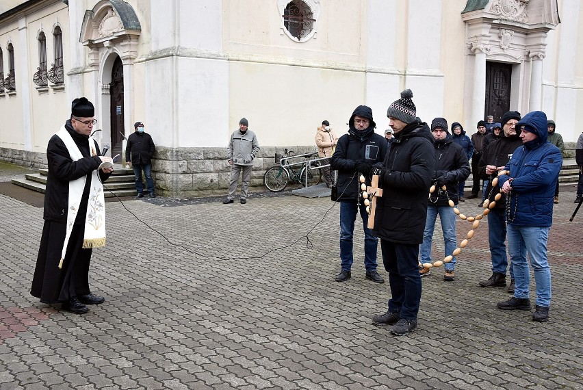 Parafia św. Rodziny zorganizowała kolejny Męski Różaniec na ulicach Piły. Obejrzyjcie zdjęcia