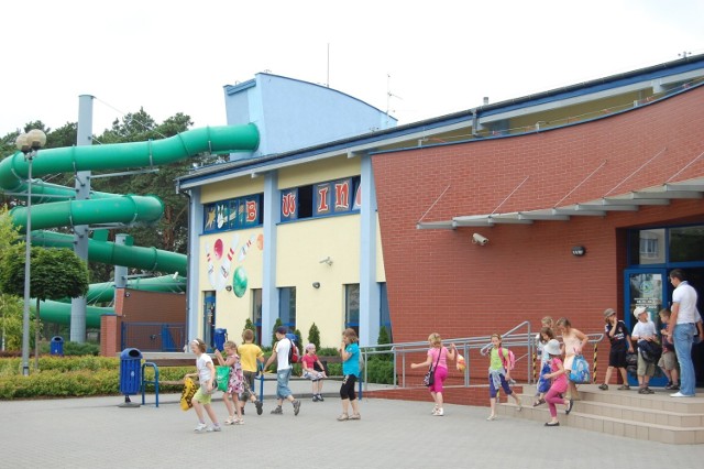 Przez całe wakacje w dni powszednie dzieci z Solca  Kujawskiego z basenu w tej miejscowości korzystać mogą bezpłatnie