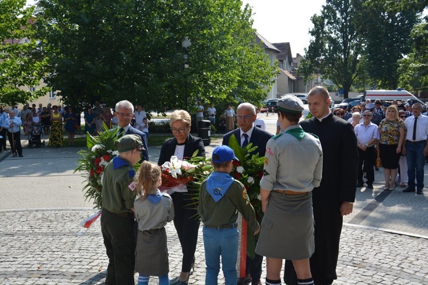 80. rocznica wybuchu II wojny światowej: W Chodzieży złożono kwiaty pod pomnikiem "Poległym i pomordowanym" 