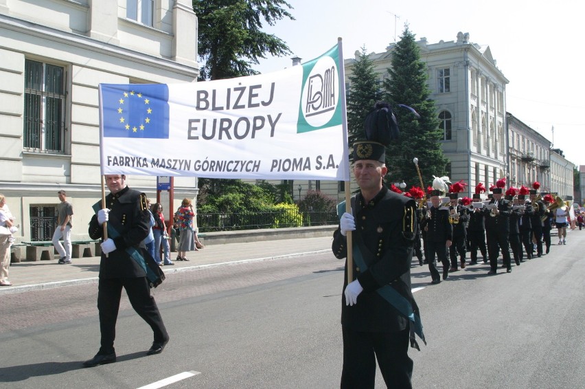 Parada "Bliżej Europy" w Piotrkowie - 30 maja 2003 roku...