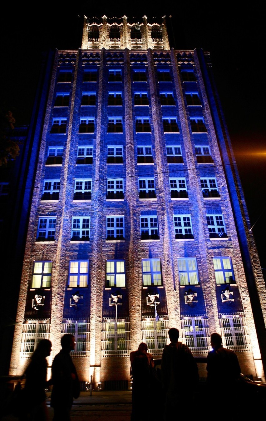 1 i 2 kwietnia budynki w Warszawie zaświecą na niebiesko w...