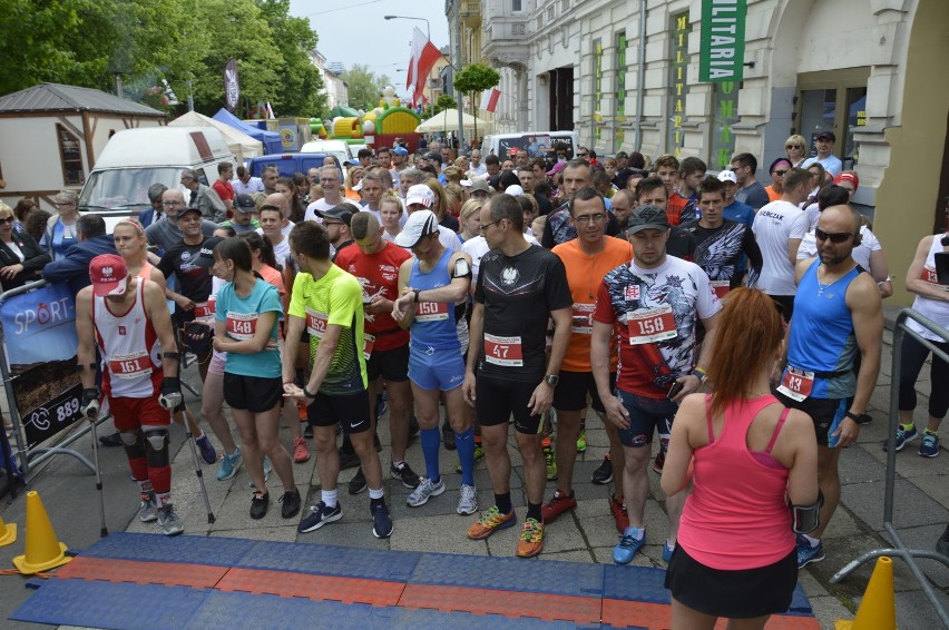 Bieg Konstytucji 3 Maja w Gorzowie. Szukajcie się na zdjęciach! [DUŻO ZDJĘĆ]