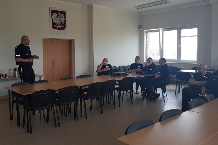 Policjanci z komendy w Lipnie wzięli udział w szkoleniu dotyczącym problemów nieletnich [zdjęcia]
