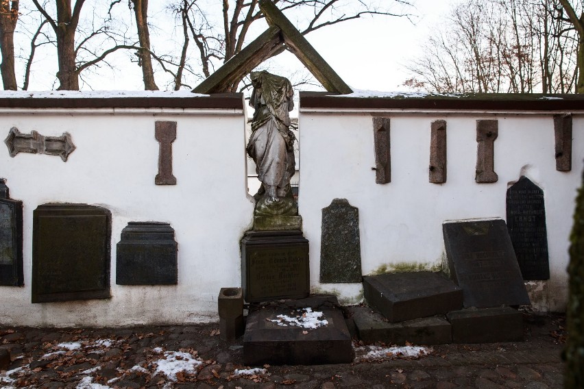 Białostockie nekropolie skrywają wiele ciekawych historii.