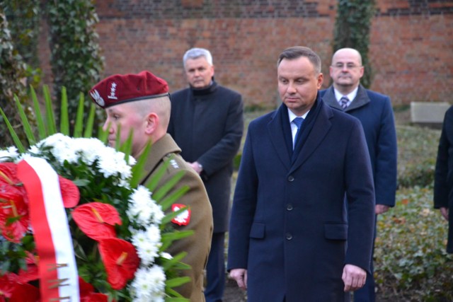 Prezydent Andrzej Duda w Żorach: Złożył kwiaty pod pomnikiem Żołnierzy Wyklętych ZDJĘCIA