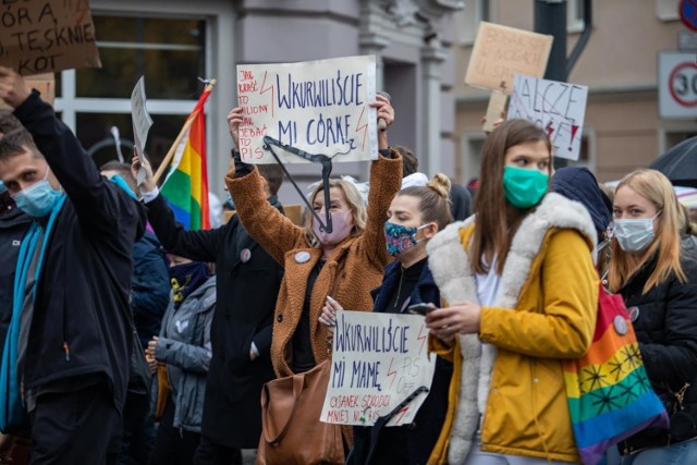 MEN twierdzi, że ma  sygnały, że niektórzy nauczyciele namawiali uczniów do udziału w protestach.